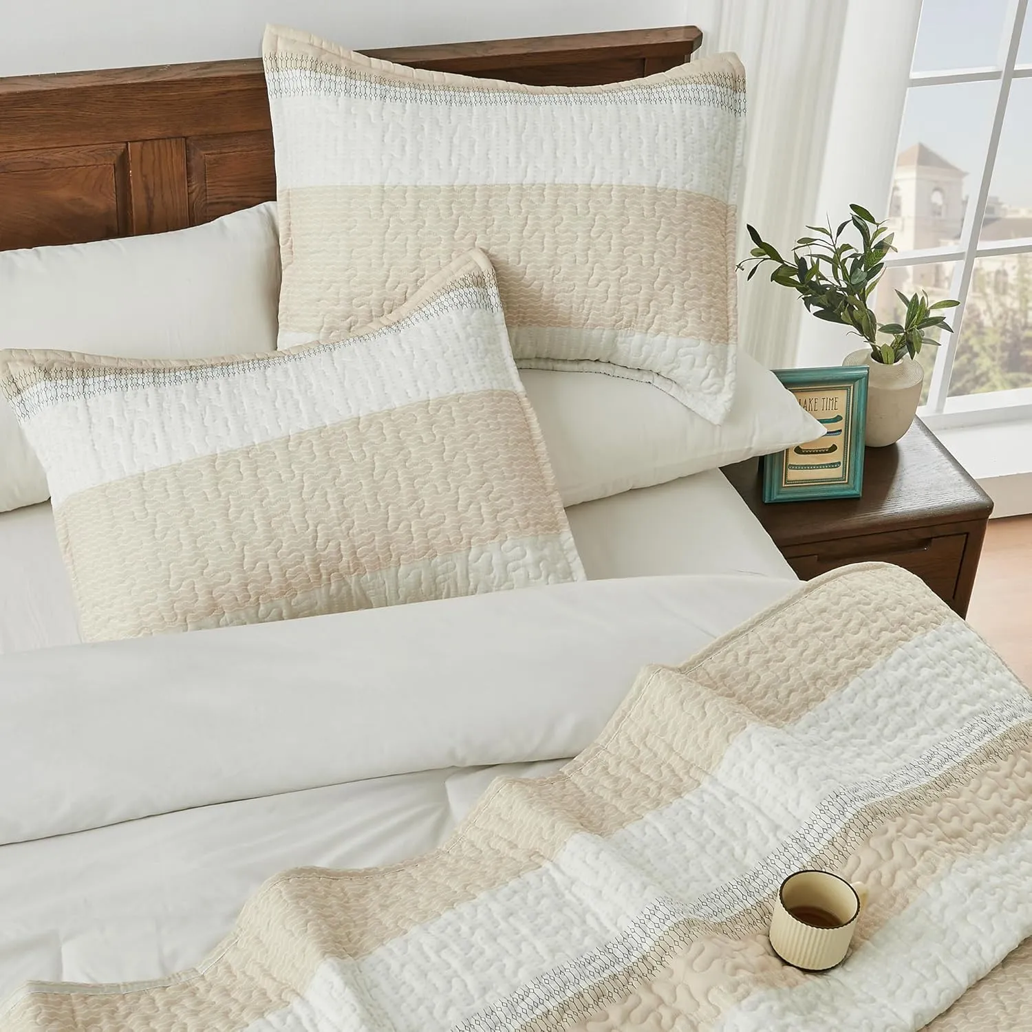 Andency California King Size Quilt Set Beige, 3 Pieces Beige Ultra Soft Lightweight Bedspreads & Coverlets Set, Patchwork Striped Quilted Bedding Sets for All Seasons (1 Quilt, 2 Pillow Shams)