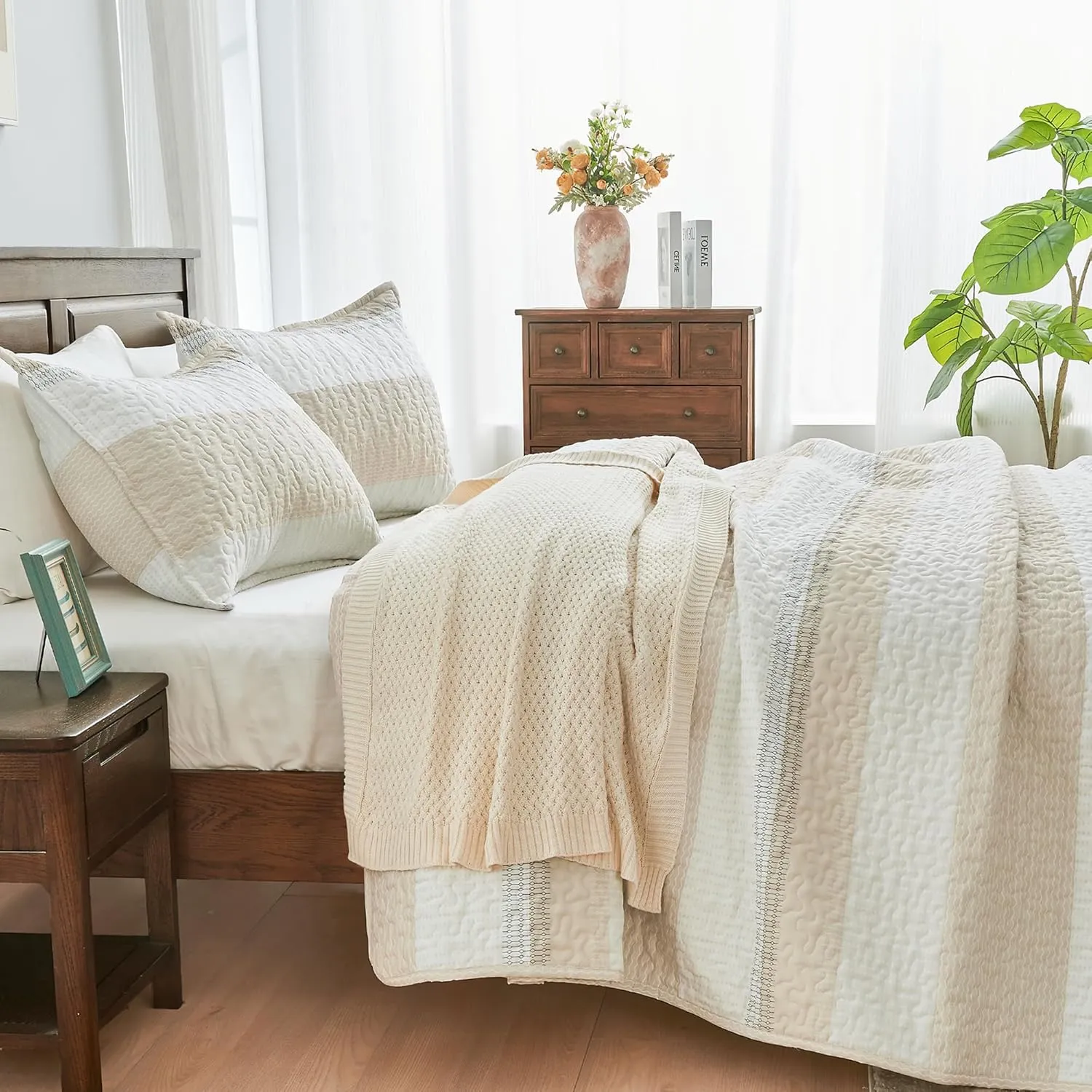 Andency California King Size Quilt Set Beige, 3 Pieces Beige Ultra Soft Lightweight Bedspreads & Coverlets Set, Patchwork Striped Quilted Bedding Sets for All Seasons (1 Quilt, 2 Pillow Shams)