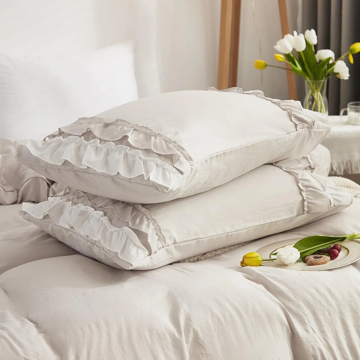 Bedorm Beige Duvet Cover Set Queen Ruffle Bedding Set Pleat Ruffled Shabby Chic Comforter Cover Extra Soft & Easy Care White Boho Duvet Cover with Zipper Closure