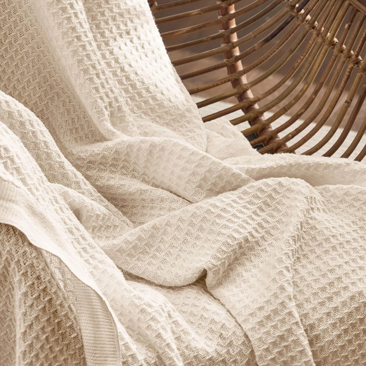 Bedsure 100% Cotton Blanket Queen Size for Bed - Breathable and Soft, Waffle Weave Blanket for Summer Spring, Beige, 90x90 Inches