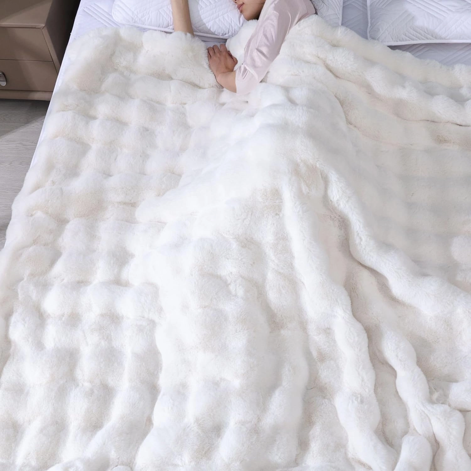 Beige Faux Fur Cozy 50x60 Throw Blanket for Bed Couch Office Chair Bunny Fluffy Blanket for Adults Soft Thick Blanket Room Decor 860 GSM