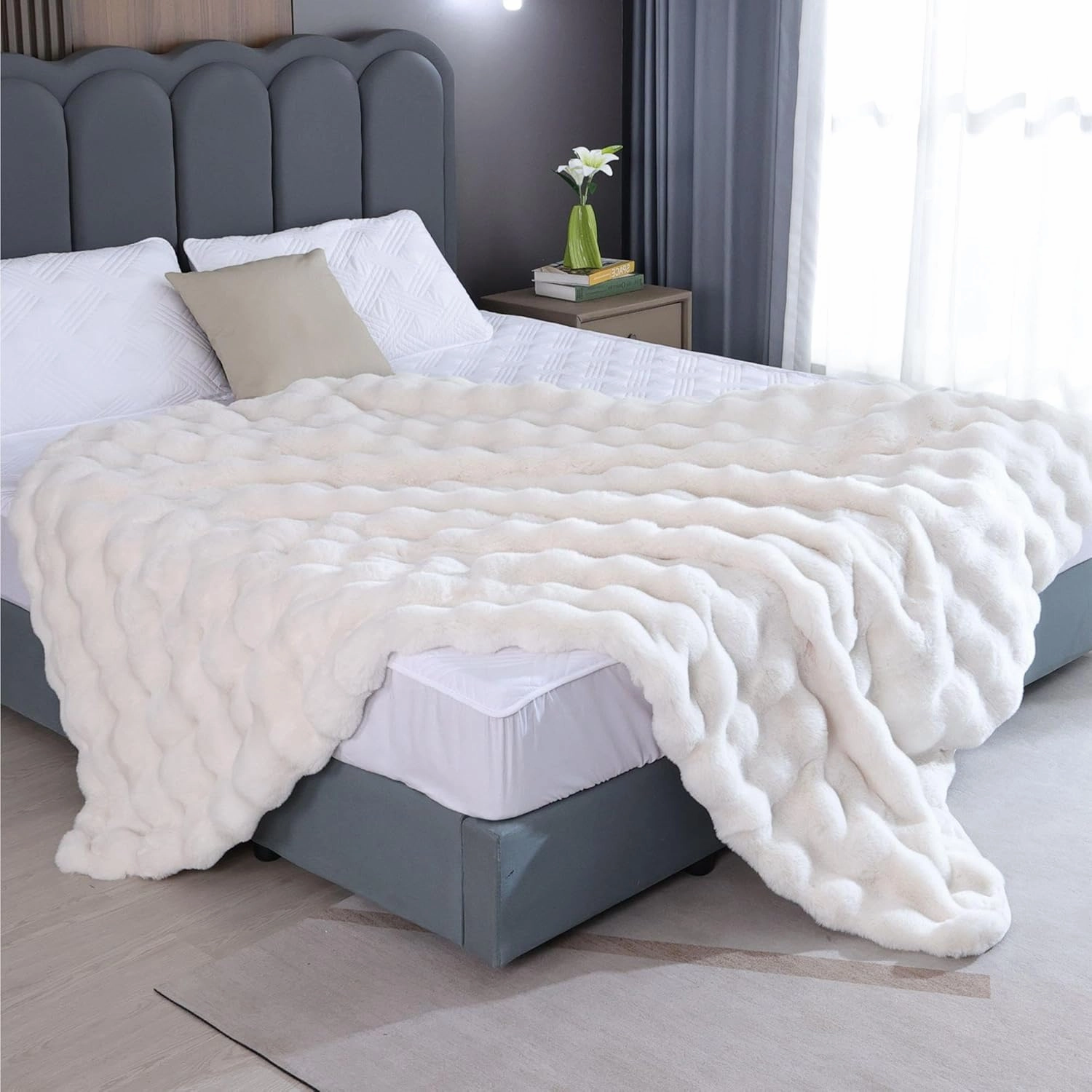 Beige Faux Fur Cozy 50x60 Throw Blanket for Bed Couch Office Chair Bunny Fluffy Blanket for Adults Soft Thick Blanket Room Decor 860 GSM
