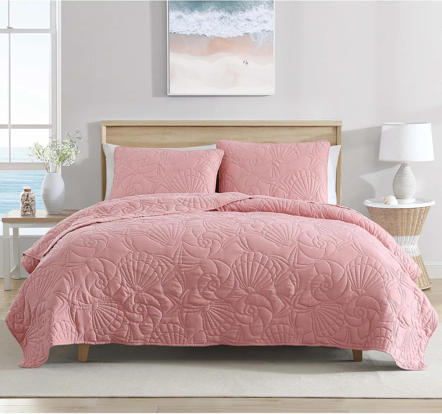 CARIBBEAN JOE Full/Queen Outlined Shell 3-Piece Quilt Set, Coastal Beach Design Bedding, Coral