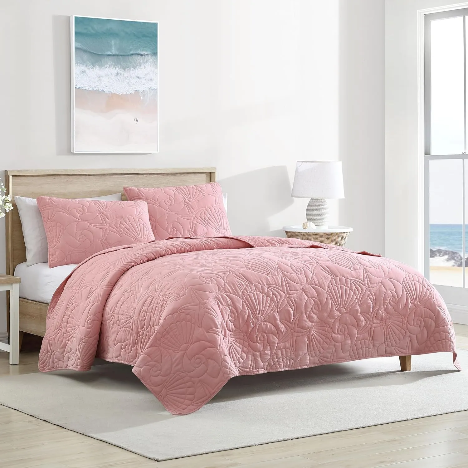 CARIBBEAN JOE Full/Queen Outlined Shell 3-Piece Quilt Set, Coastal Beach Design Bedding, Coral