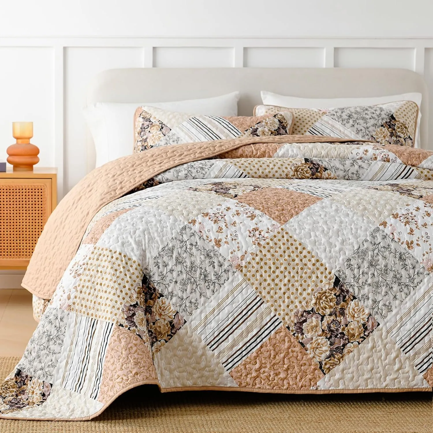 Dobuyly Quilt Queen Size Set, Beige and Brown Floral Plaid Patchwork Bedspread Reversible Coverlet Set 3 Pieces, Soft Lightweight Microfiber Bedding Set for All Season, 96"x90"