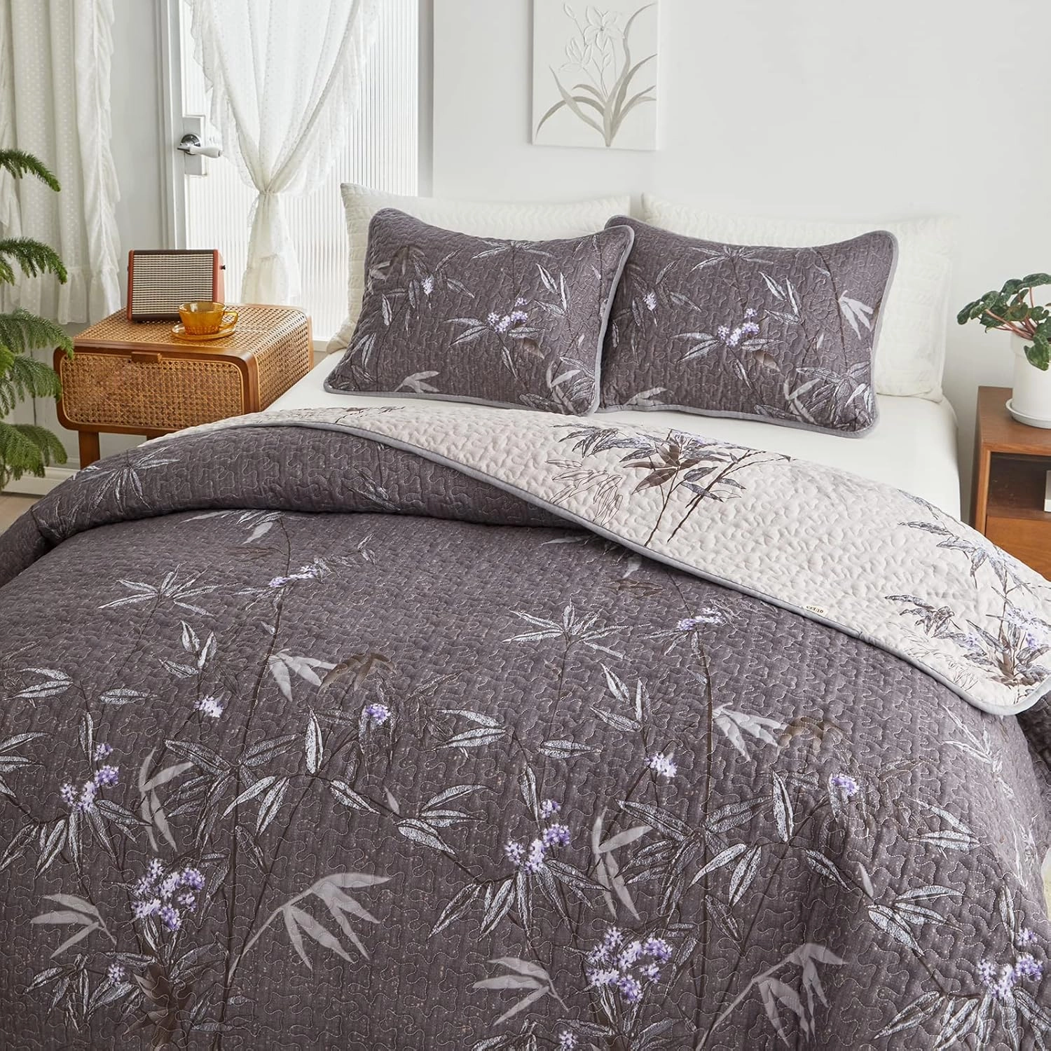 Flysheep Quilt Set 2 Pieces Twin Size, Black Leaves Botanical Design Reversible Bedspread Coverlet Set, Soft Microfiber Lightweight Bed Cover for Kids (68" x 86", 1 Quilt  1 Pillow Sham)