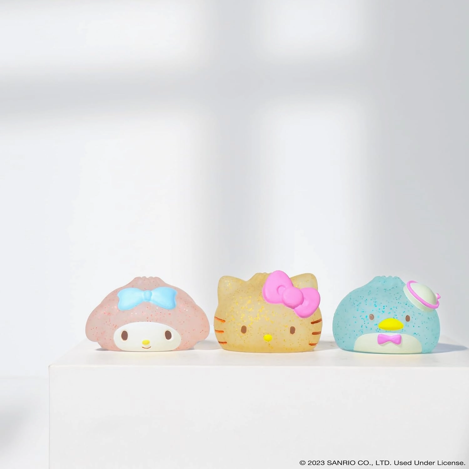 Hamee SquiSHU Sanrio Gold Glitter Steam Bun Squishy [Cute Water Filled Sparkle Sensory Toy] [Soft Squeeze Ball] [Hand Therapy Relaxing] Gift for Kids, Adults - Hello Kitty, My Melody, and Tuxedosam