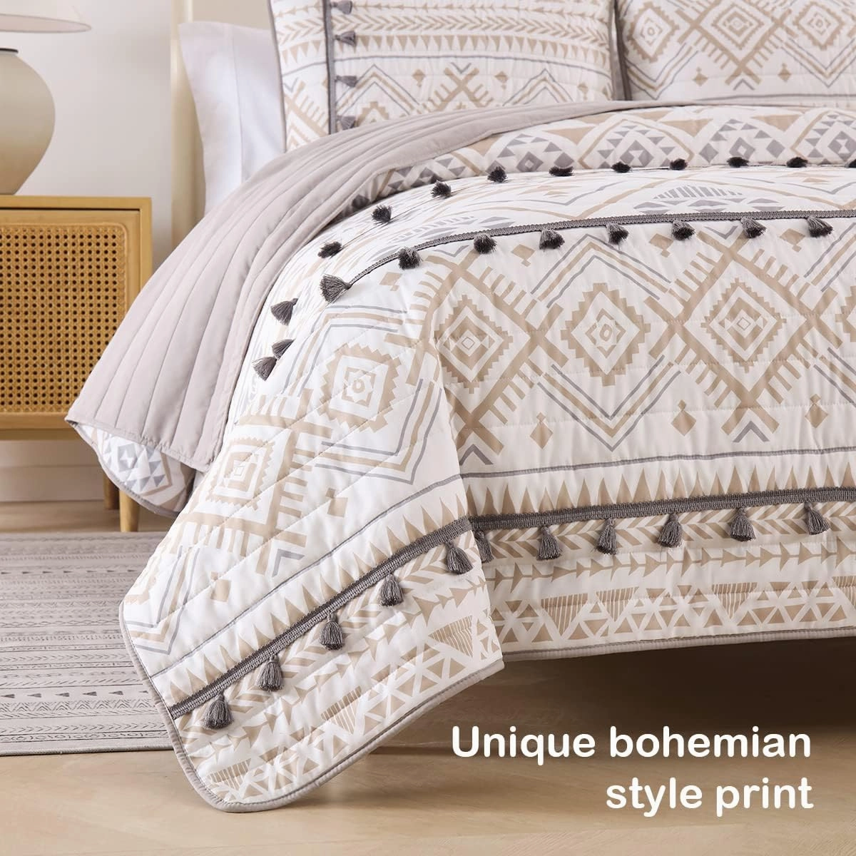 HORIMOTE HOME Boho Style Beige Queen Quilt Set with Tassle, Soft and Lightweight Bedspread for All Season, Full Size Bed Coverlet with 2 Matching Pillow Shams (3 Pieces)