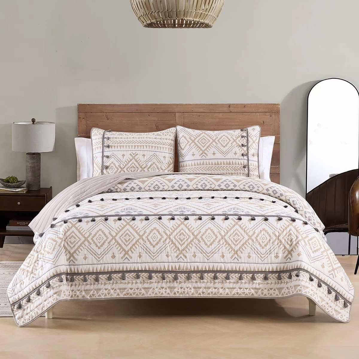 HORIMOTE HOME Boho Style Beige Queen Quilt Set with Tassle, Soft and Lightweight Bedspread for All Season, Full Size Bed Coverlet with 2 Matching Pillow Shams (3 Pieces)