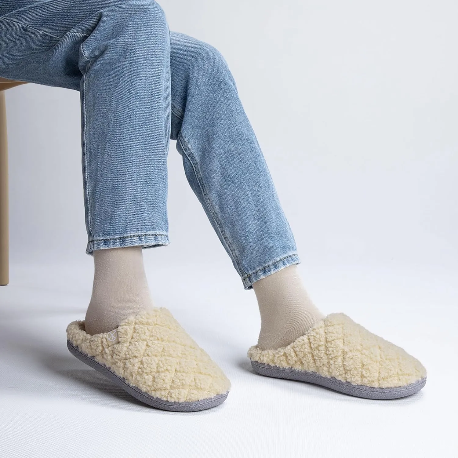 House Slippers for Women Memory Foam Slippers Cozy Lightweight House Shoes for Indoor Outdoor