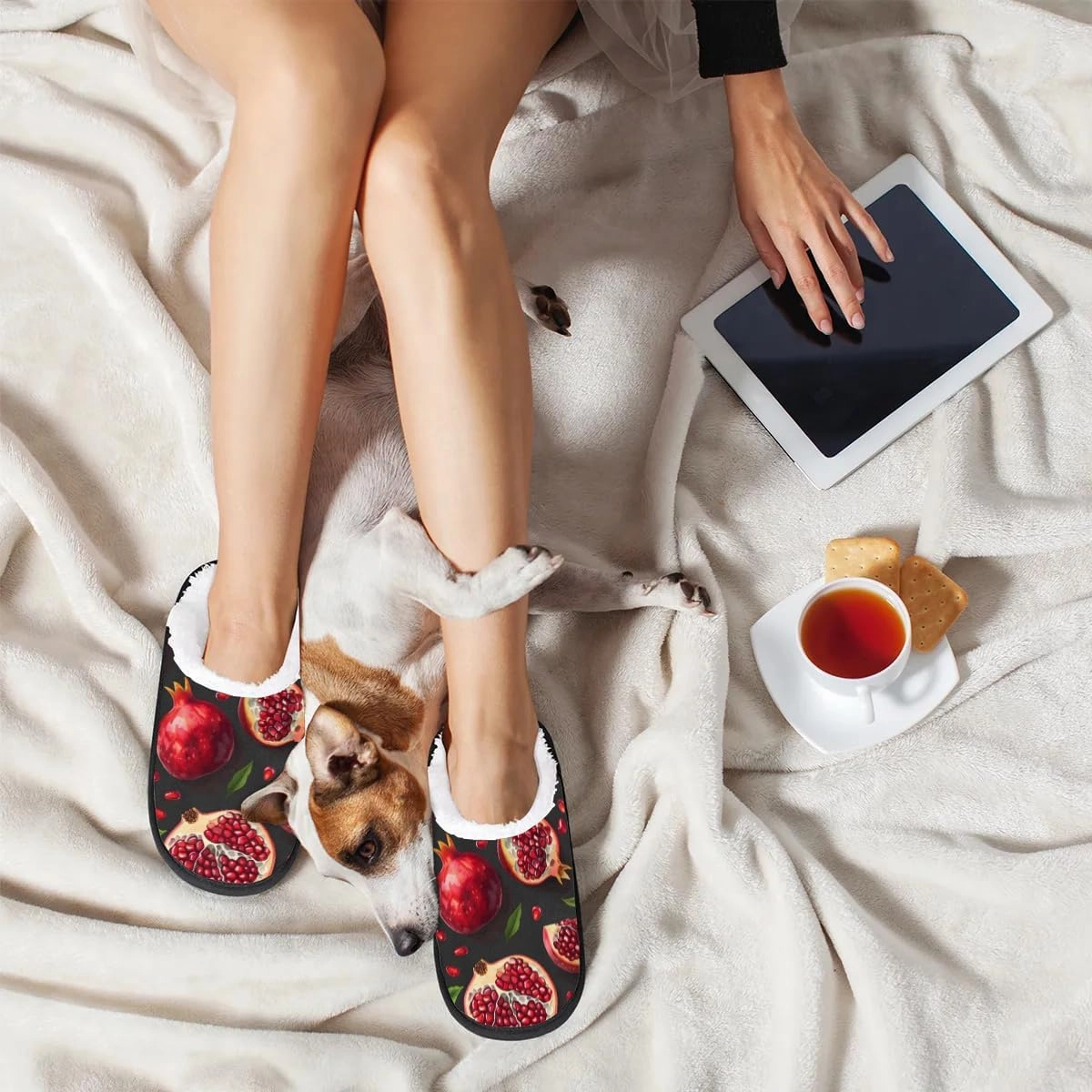 House Slippers for Women Men Cozy Slippers with Non-slip Sole Indoor House Shoes Warm Plush Slippers for Home Bedroom Travel