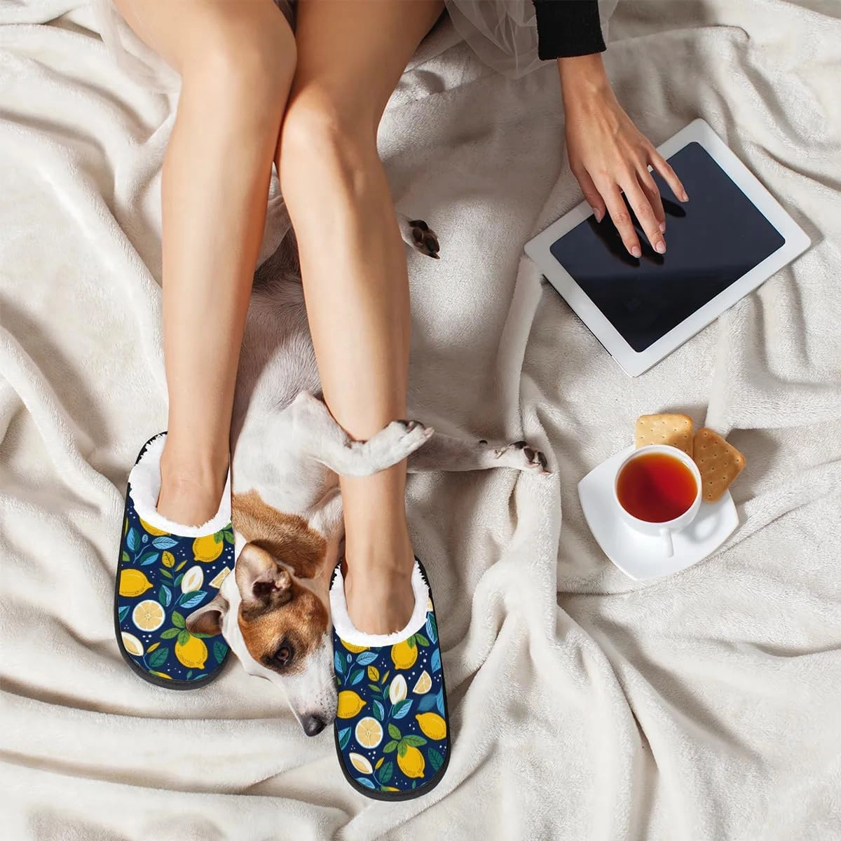 House Slippers for Women Men Cozy Slippers with Non-slip Sole Indoor House Shoes Warm Plush Slippers for Home Bedroom Travel