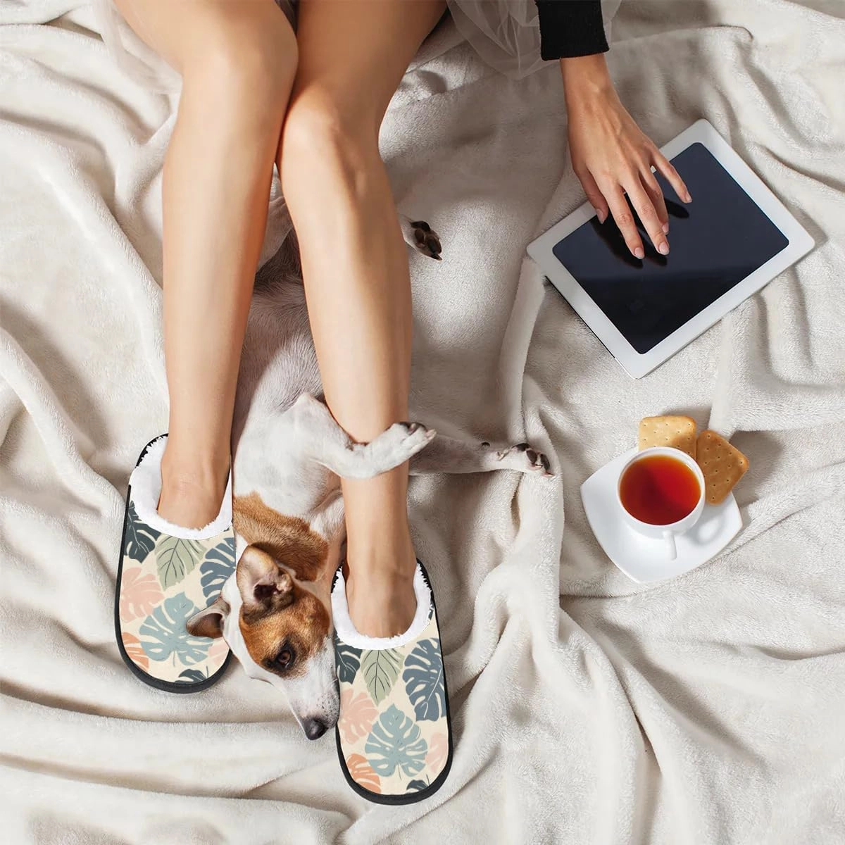 House Slippers for Women Men Cozy Slippers with Non-slip Sole Indoor House Shoes Warm Plush Slippers for Home Bedroom Travel
