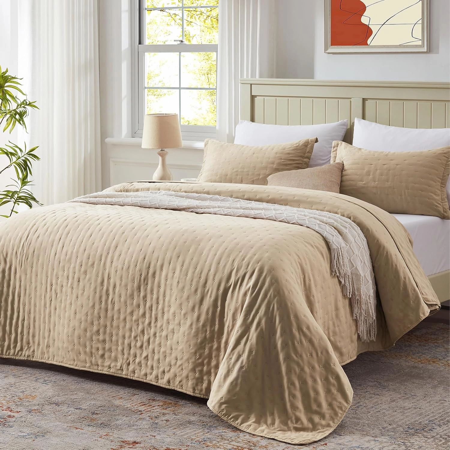 LEAONME Quilt Set King Size 3 Pieces,Lightweight Beige Bedspread-98''x106'',Soft Microfiber Summer Quilt,Luxurious Warm Coverlet Sets for All Seasons (Includes 1 Quilt, 2 Shams)
