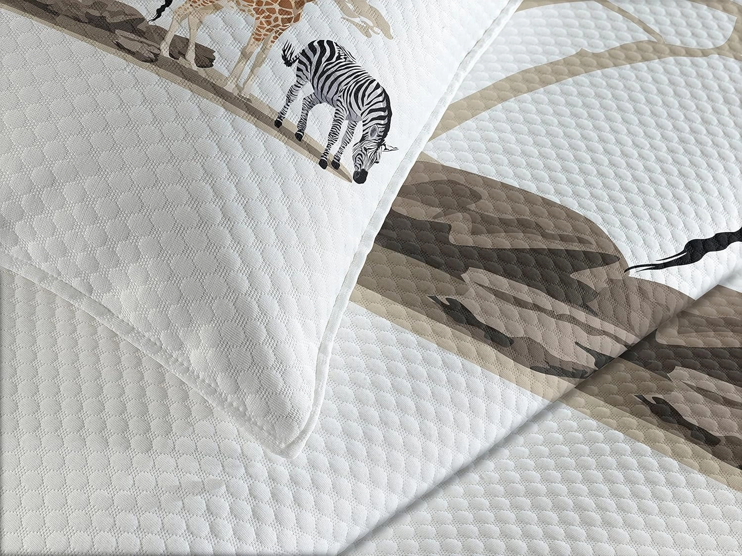 Lunarable Savannah Bedspread, Cartoon Illustration of Wild Savannahs Animals Exotic Giraffe Lion Zebra Print, Decorative Quilted 2 Piece Coverlet Set with Pillow Sham, Twin Size, Beige