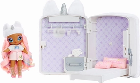 Na Na Na Surprise 3-in-1 Backpack Bedroom Unicorn Playset Whitney Sparkles Fashion Doll, Fuzzy White Unicorn Backpack, Closet with Pillows & Blanket, Kids Gift, Ages 4 5 6 7 8 