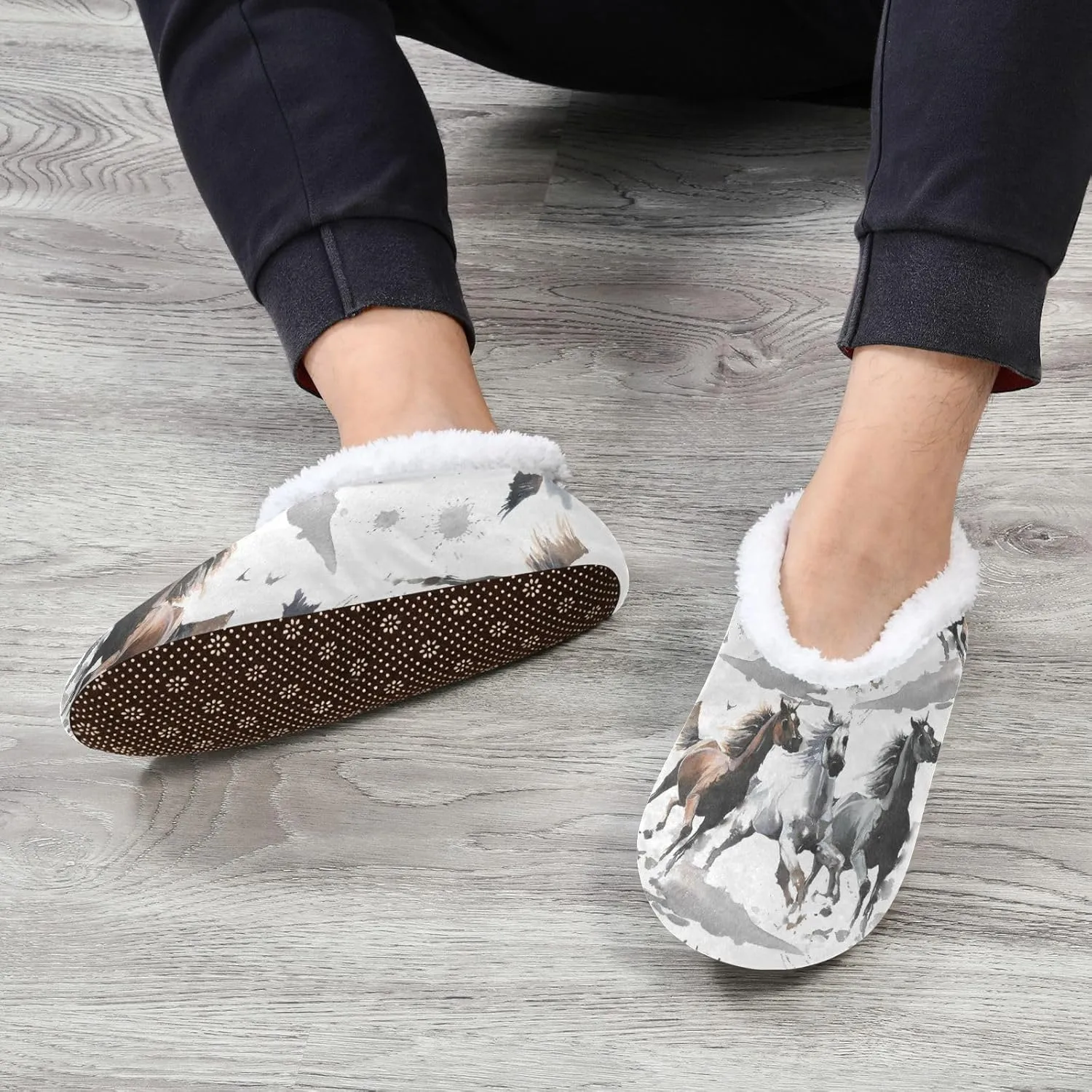 Naanle Women's Slippers Fuzzy Fur Slippers Watercolor Horse Slippers Comfy Fleece Bedroom Shoes Home Slippers