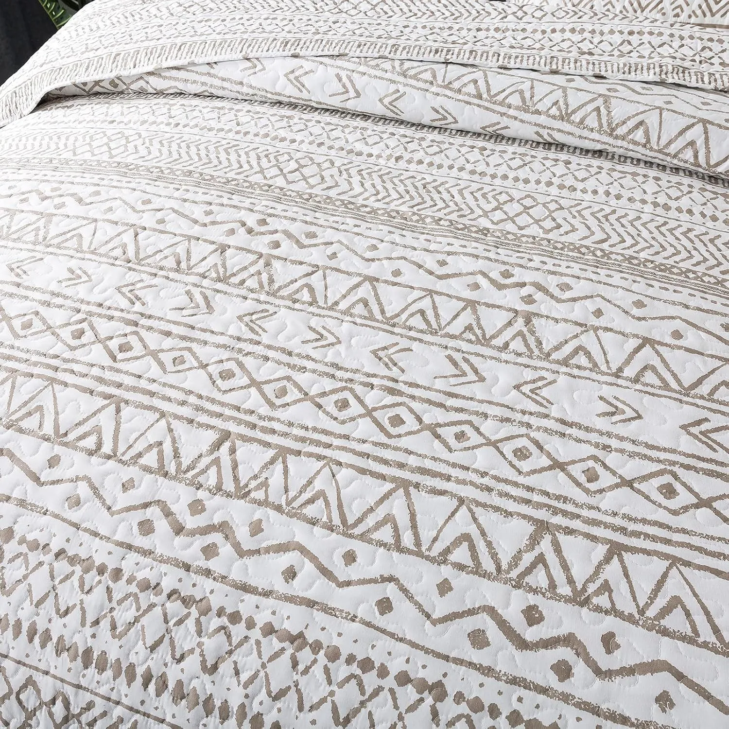NEWLAKE Quilt Bedspread Sets-Reversible Soft Beige Striped Vintage Pattern Coverlet Set, Queen Size