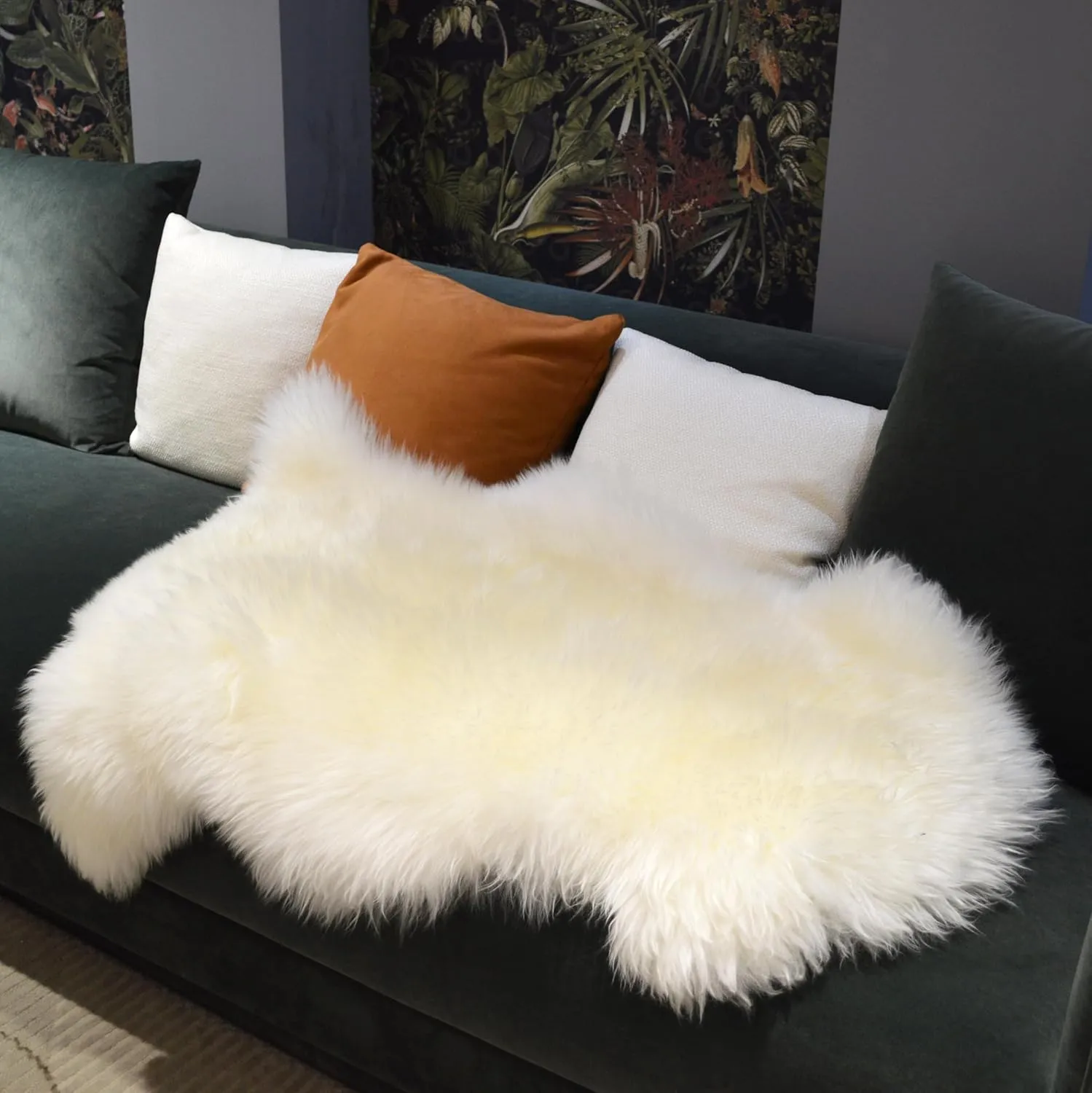 OKAYDA Genuine New Zealand Sheepskin Area Rug Soft Lambskin Decorative Rug for Bedroom Sofa Floor One Pelt