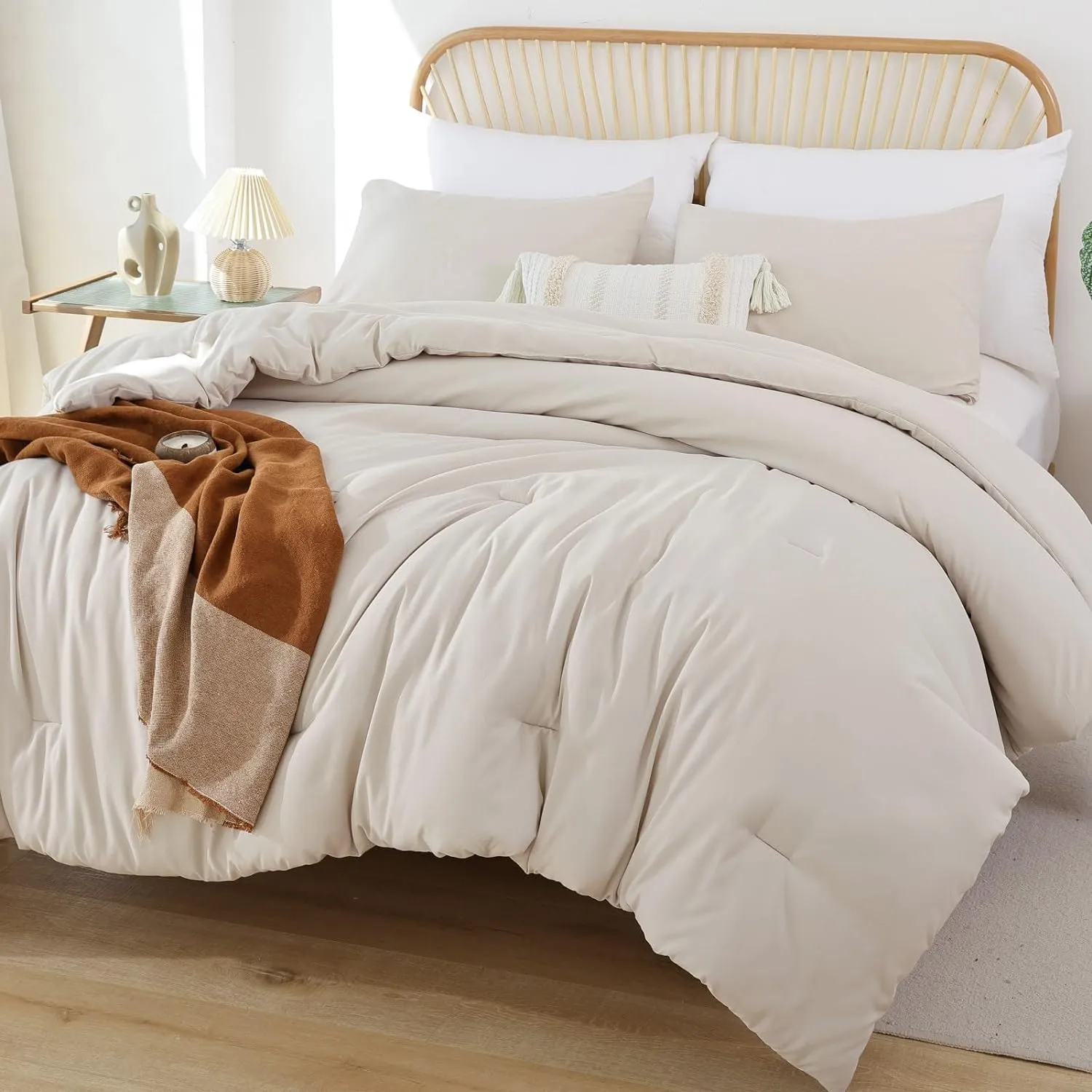 ROSGONIA King Size Comforter Set Beige, 3pcs (1 Boho Comforter & 2 Pillowcases) All Season Bedding Soft Lightweight Bedspread Cozy Blanket Quilt