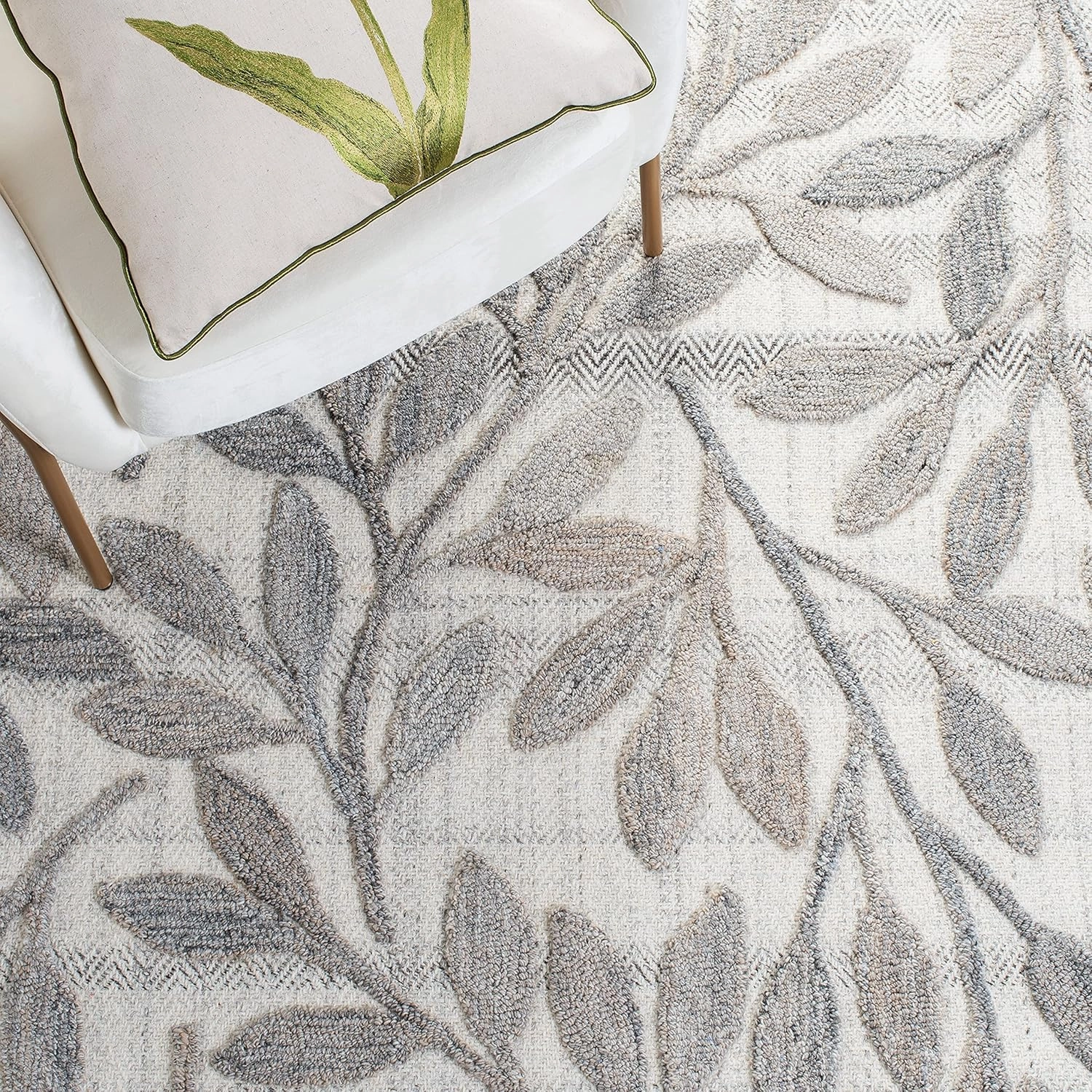 SAFAVIEH South Hampton Collection 5' x 8' Beige SHA302B Handmade Botanical Wool Area Rug