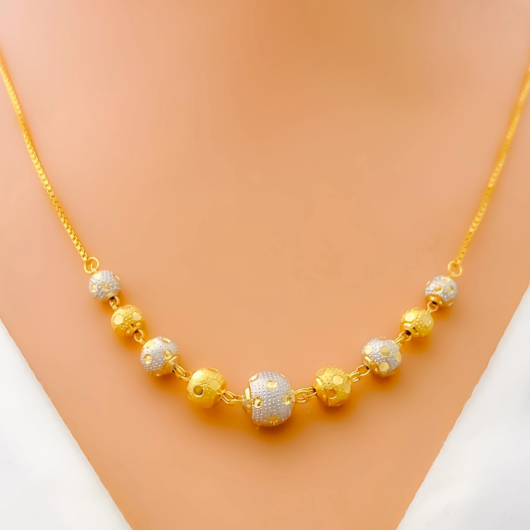 Shimmering Lovely 22k Gold Necklace