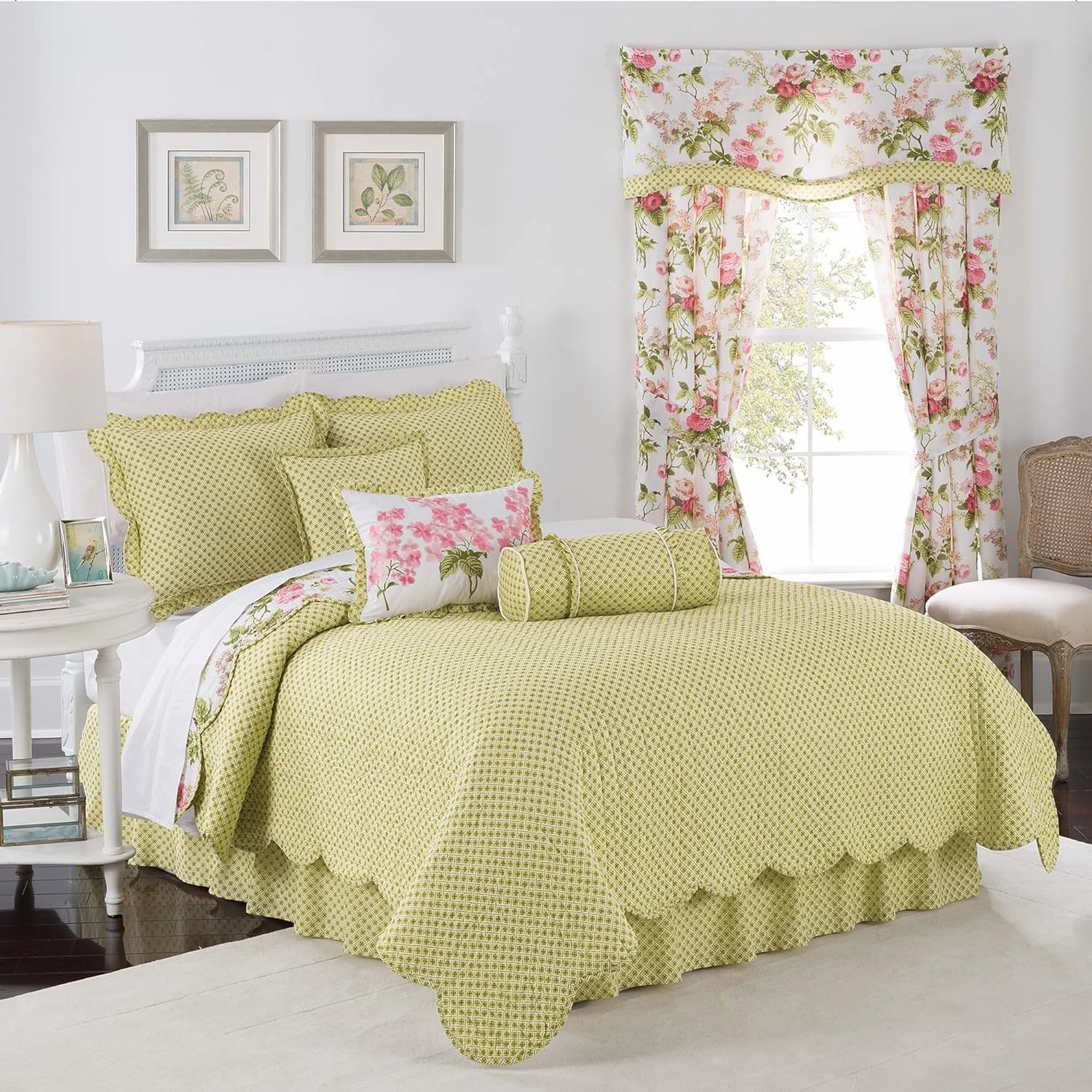 Waverly Emmas Garden Modern Farmhouse Floral 4-Piece Reversible Quilt Bedspread Set, Queen, Blossom