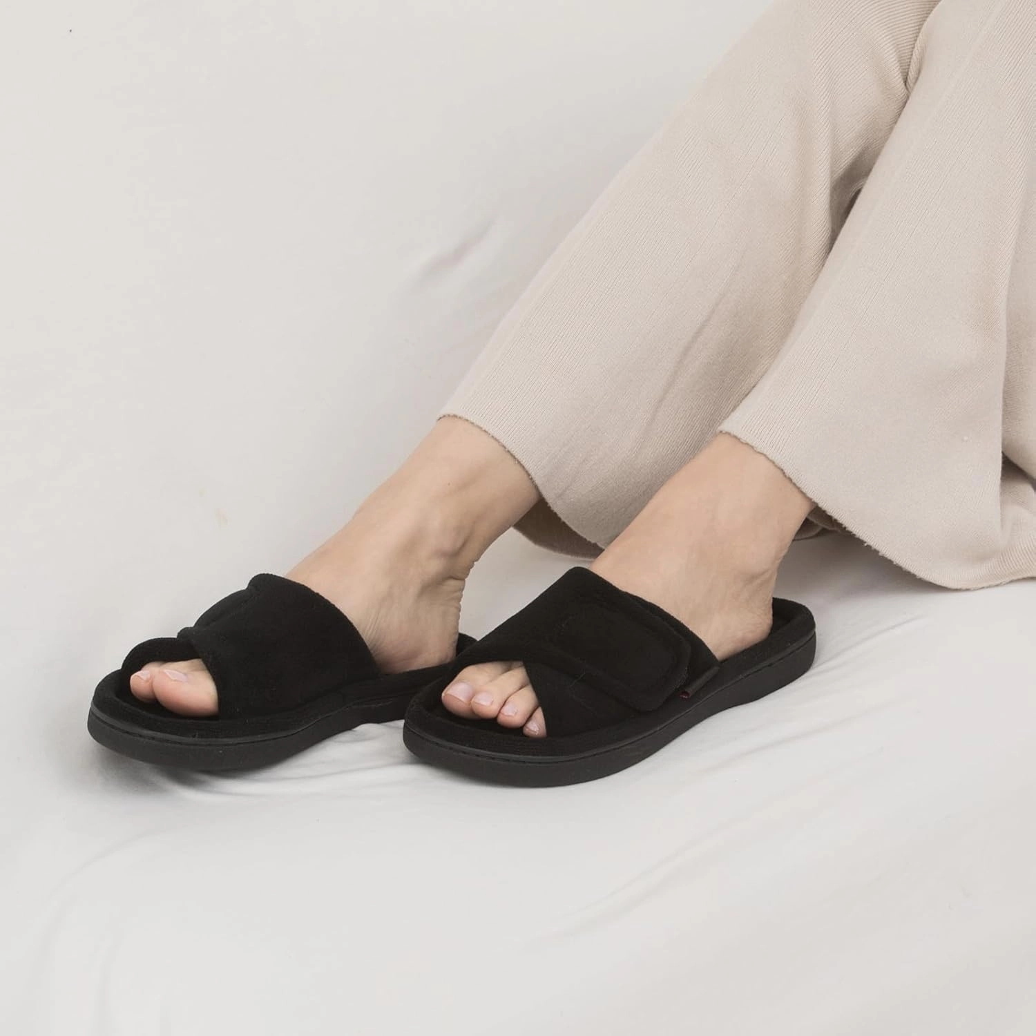 Women’s House Slippers with Memory Foam, Adjustable Open Toe Indoor Outdoor Slippers for Women, Non Slip Washable Fuzzy Home Shoes with Massage Beads