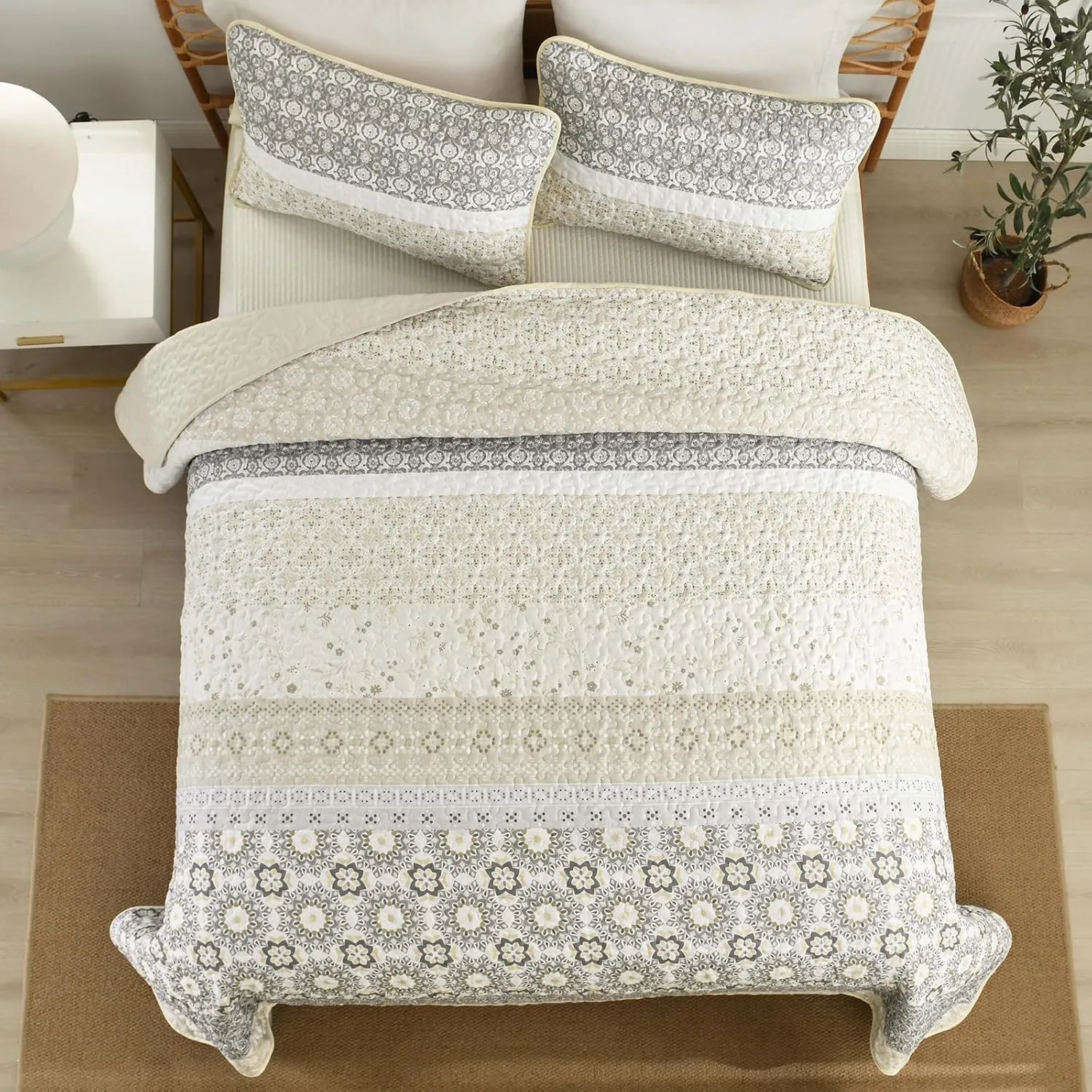 WONGS BEDDING Boho Quilt Set King Size,Beige Bohemian Striped Patchwork Bedspread Set,3 Pieces Microfiber Bedding Set for All Seasons (104"×90")