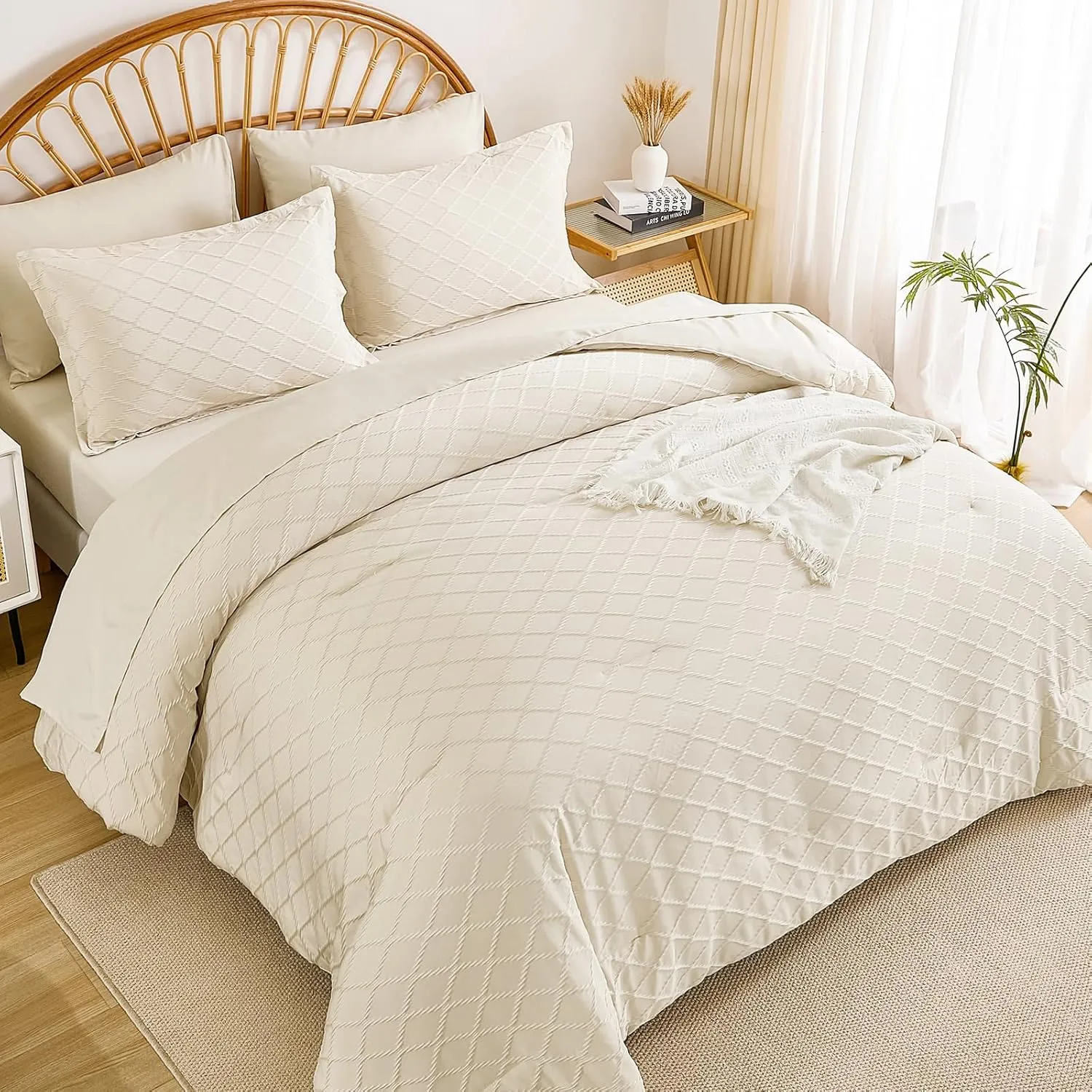 Yiran Beige Comforter Set Queen Size, Jacquard Tufted 7 Piece Bed in a Bag Queen, Textured Soft Microfiber Geometric Pattern Complete Bedding Set with Sheets for All Season