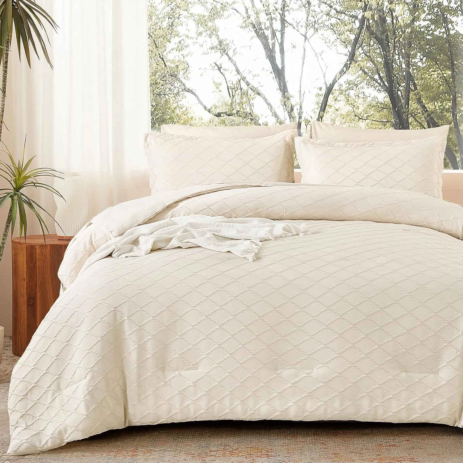 Yiran Beige Comforter Set Queen Size, Jacquard Tufted 7 Piece Bed in a Bag Queen, Textured Soft Microfiber Geometric Pattern Complete Bedding Set with Sheets for All Season