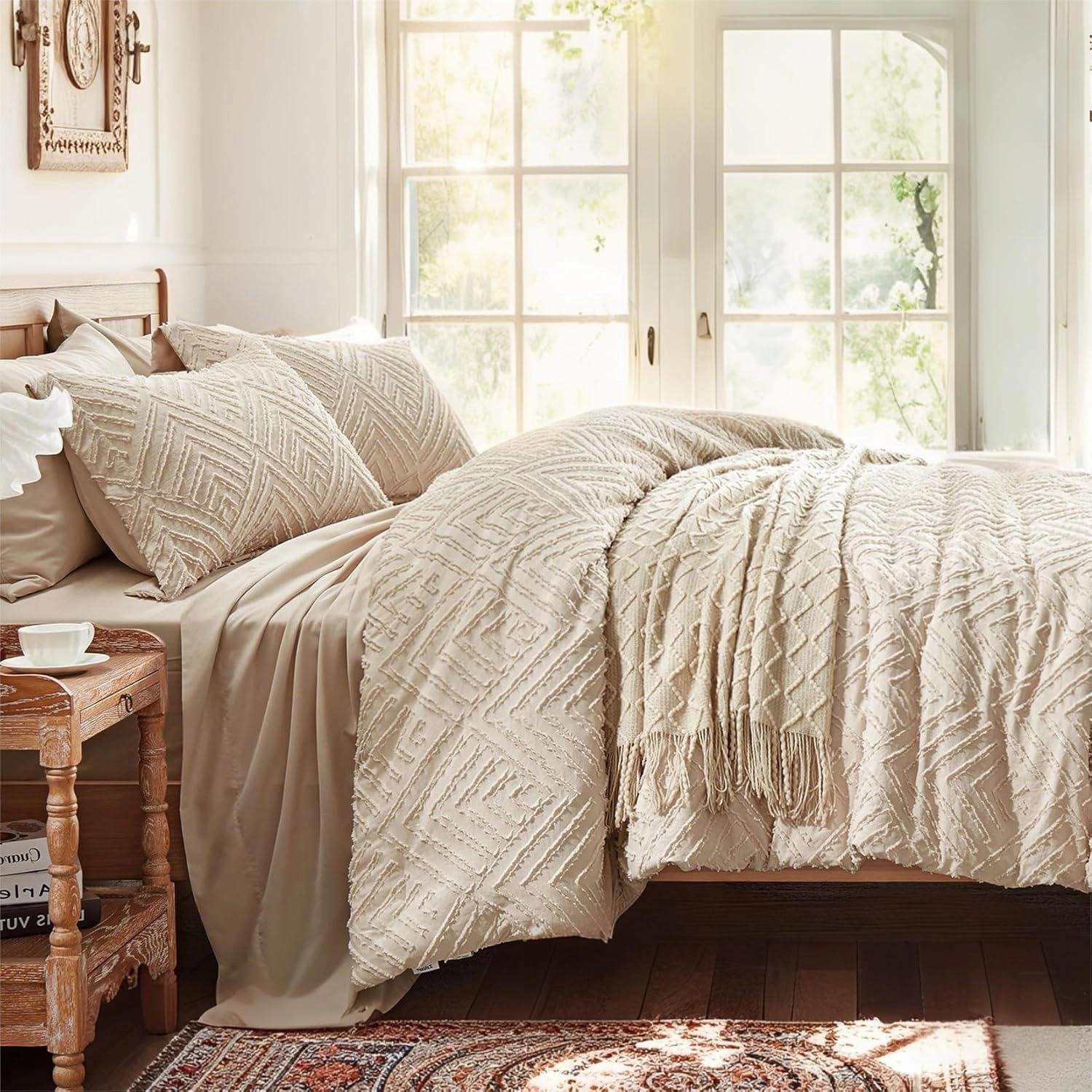 Zzlpp Queen Bed Set 7 Pieces, Beige Tufted Comforter Set with Sheets, All Season Boho Bed in a Bag with 1 Comforter, 2 Pillow Shams, 2 Pillowcases, 1 Flat Sheet, 1 Fitted Sheet